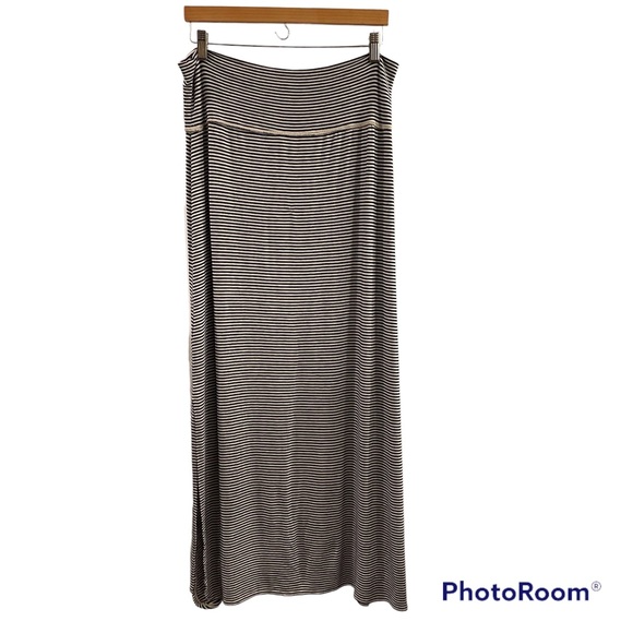 Max Studio Specialty Products M.S.S.P. Knit Maxi Skirt - Black/Natural - XL - Picture 1 of 6